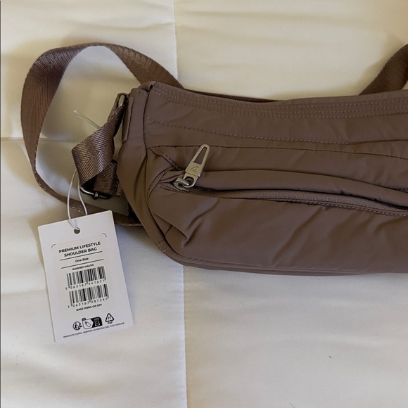 Gymshark Mauve Crossbody Bag - Picture 2 of 5